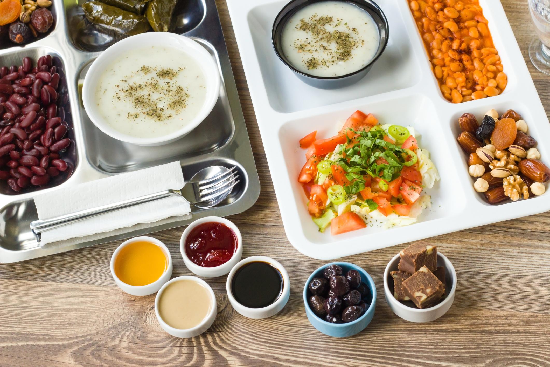 Tabldot yemek servisi tabak sunumu